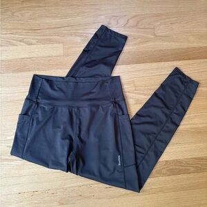 Reebok Gray Pocket Leggings Size XL in Excellent Condition